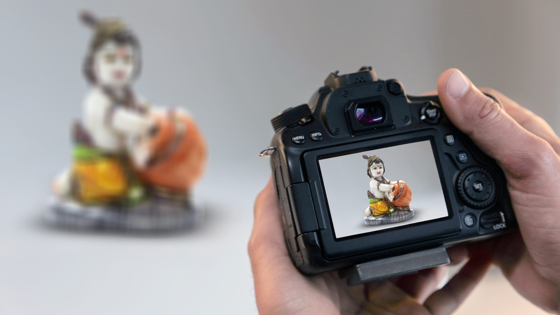 360° Product Spin Photography – Lord Krishna Ceramic Idol (72 Shots)