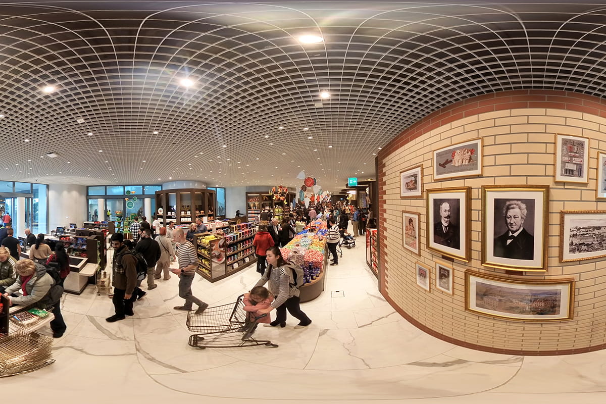 360 Virtual Tour of Lindt Chocolate Shop, Zurich