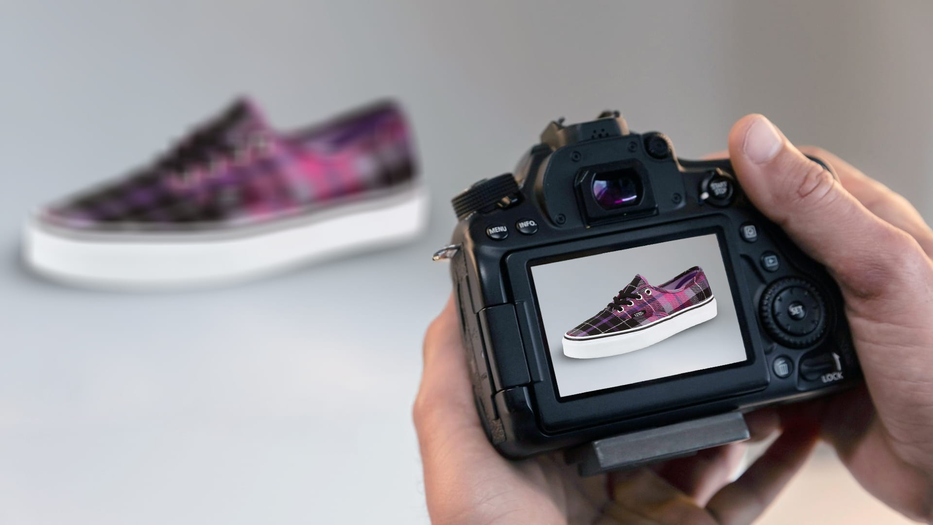 360° Product Spin Photography – Red Canvas Casual Shoes (36 Shots)