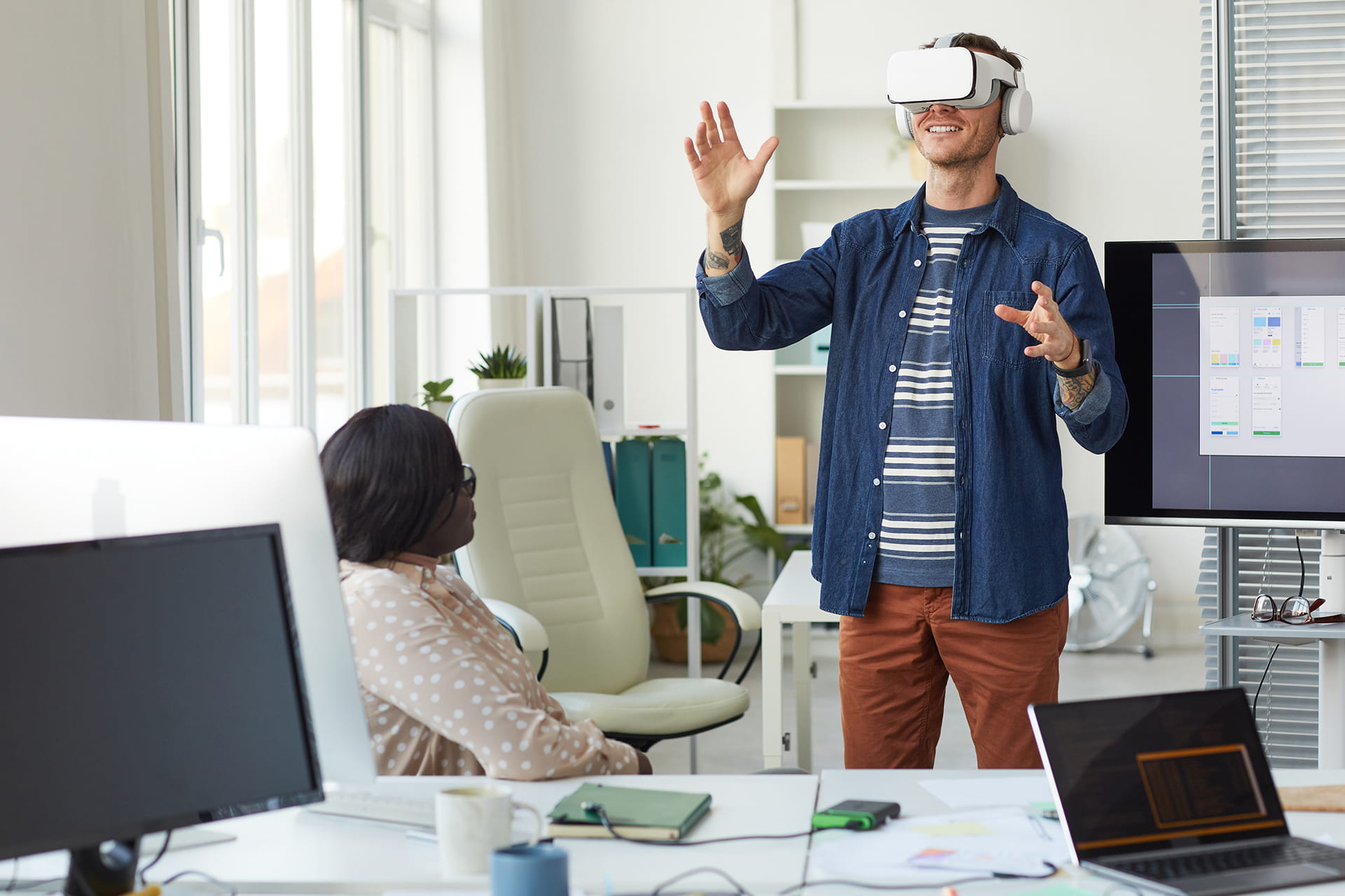 How Virtual Reality (VR) is Revolutionizing Business Training and Employee Engagement | 360Biznus